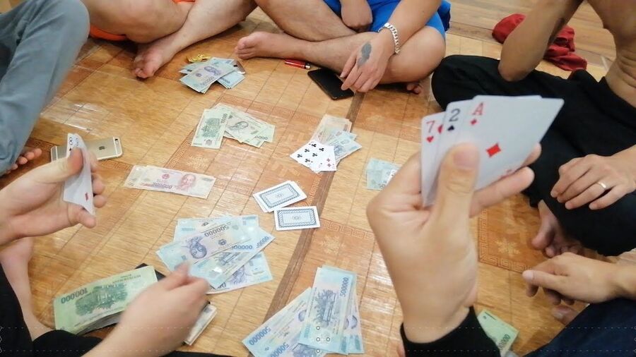 [Giải Đáp] Đánh Bài Không Ăn Tiền Có Bị Phạt Hay Không?