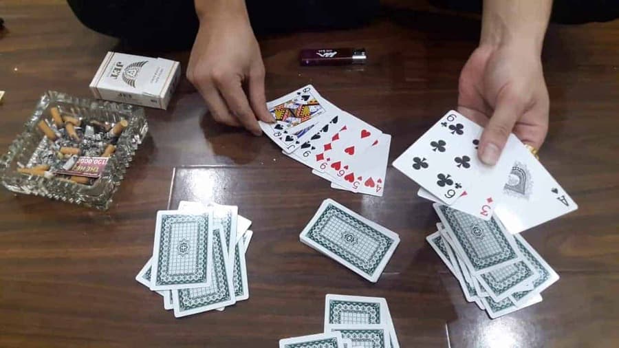 Cách Chơi Xì Dách "Dễ Hiểu Nhất" Dành Cho Người Mới 8 Thuật ngữ Xì Dách thông dụng trên chiếu bài